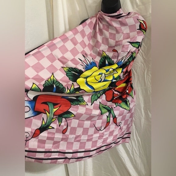 Ed Hardy pink white checkered iconic Ed Hardy red rose florals scarf shawl new - Picture 8 of 15